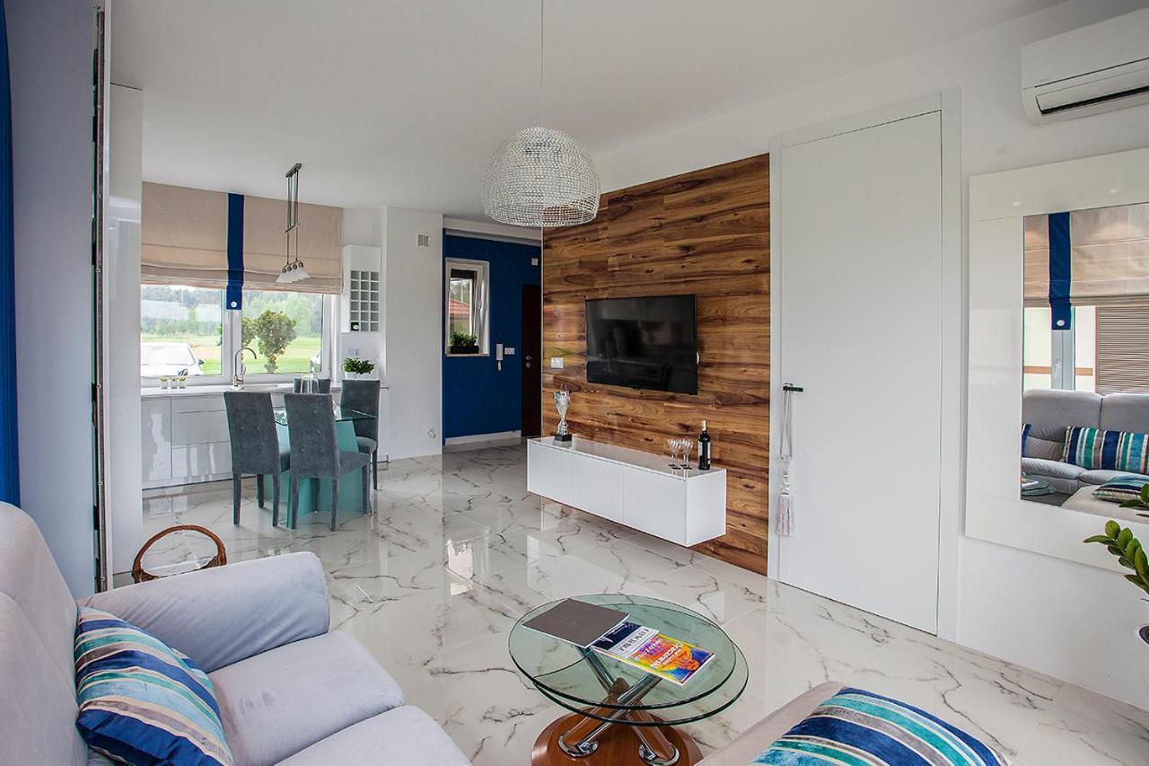 Golf Apartament W Sobieniach Sobienie Jeziory Экстерьер фото