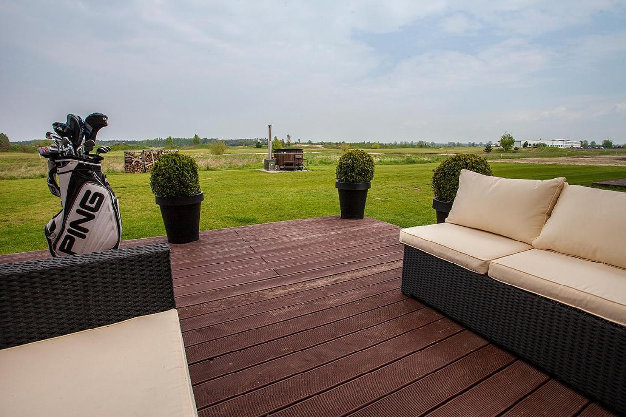 Golf Apartament W Sobieniach Sobienie Jeziory Экстерьер фото