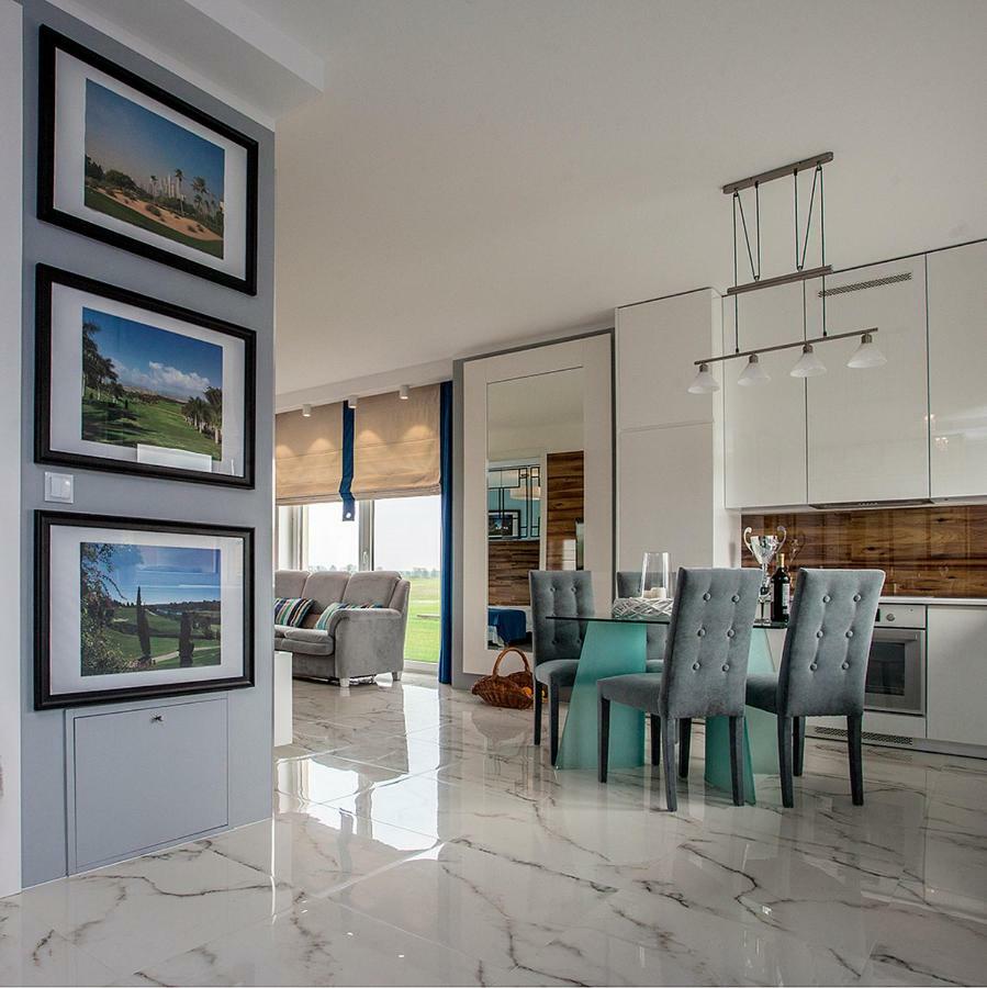 Golf Apartament W Sobieniach Sobienie Jeziory Экстерьер фото